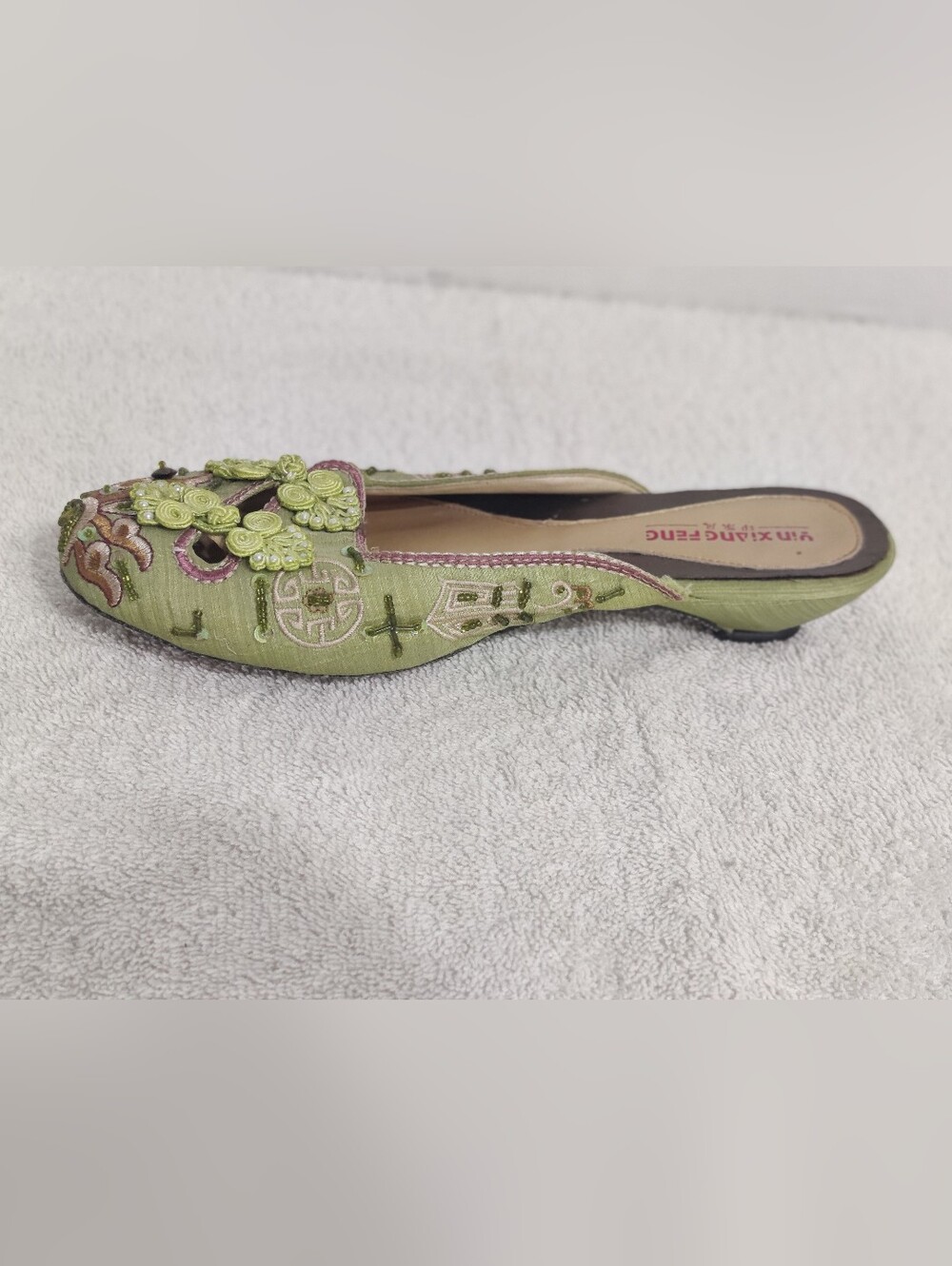 Yin Xiang Feng Embroidered And Beaded Slip-On Mules - Picture 5 of 9